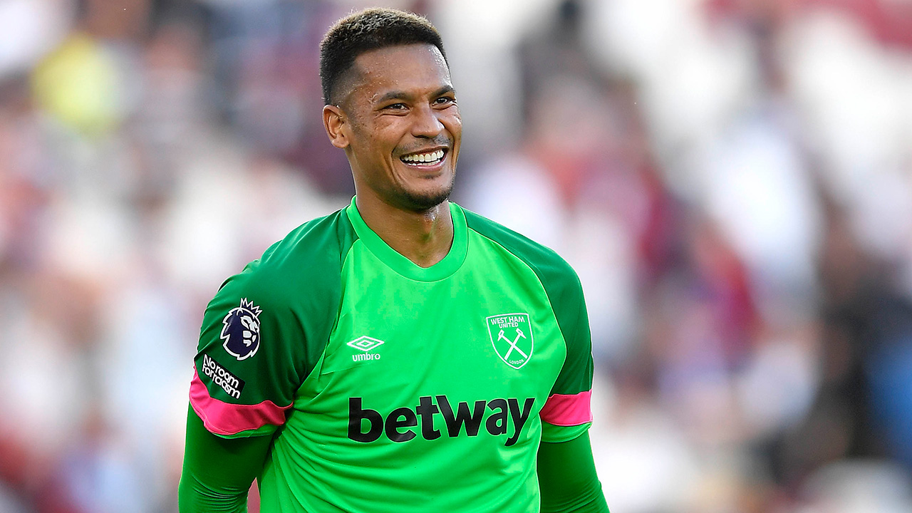 Alphonse Areola celebrates