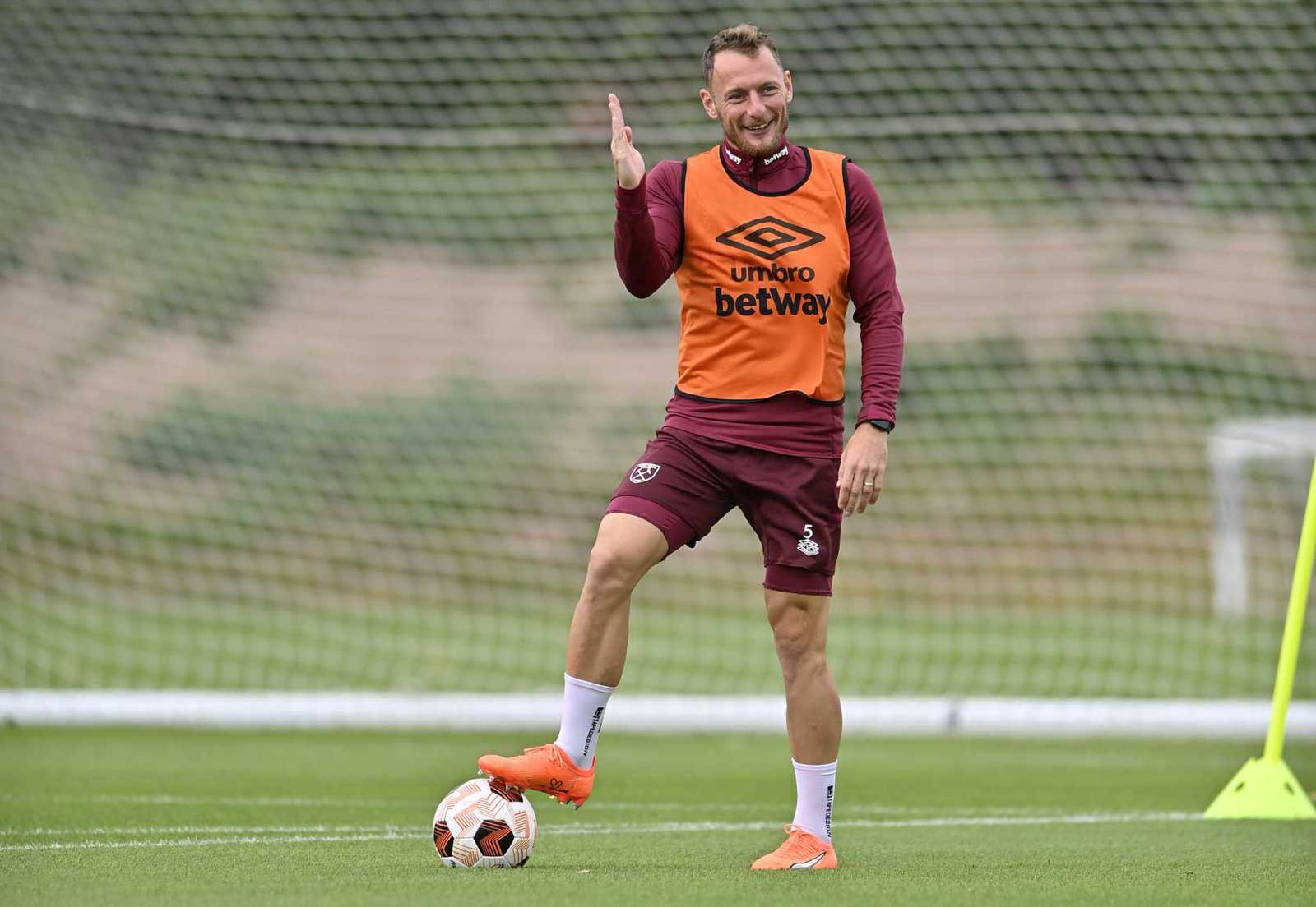 Vladimír Coufal smiles in training