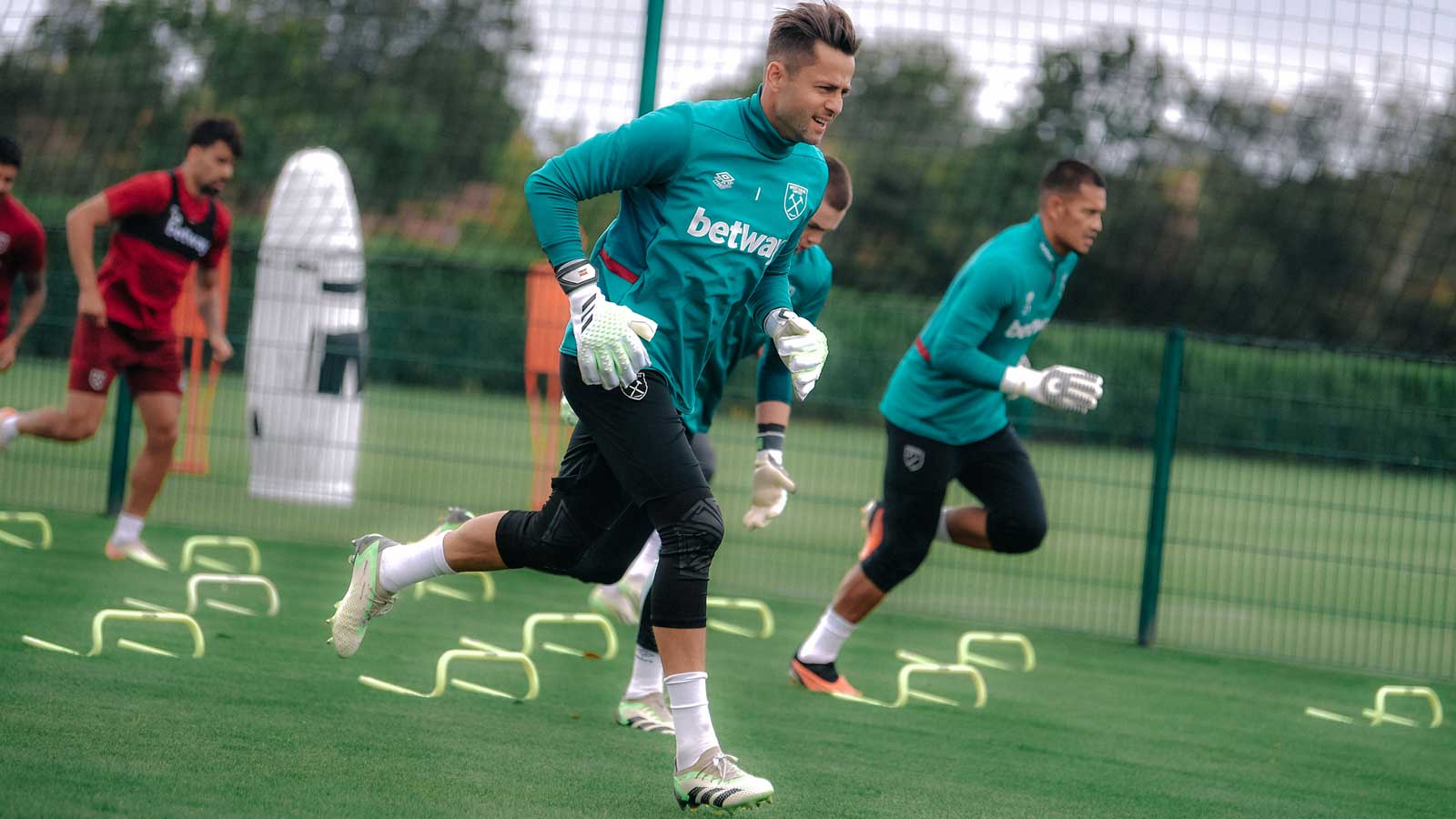 Łukasz Fabiański in training