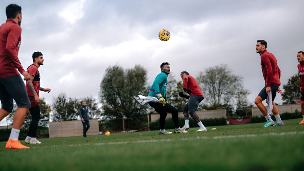 WeWest Ham United players train