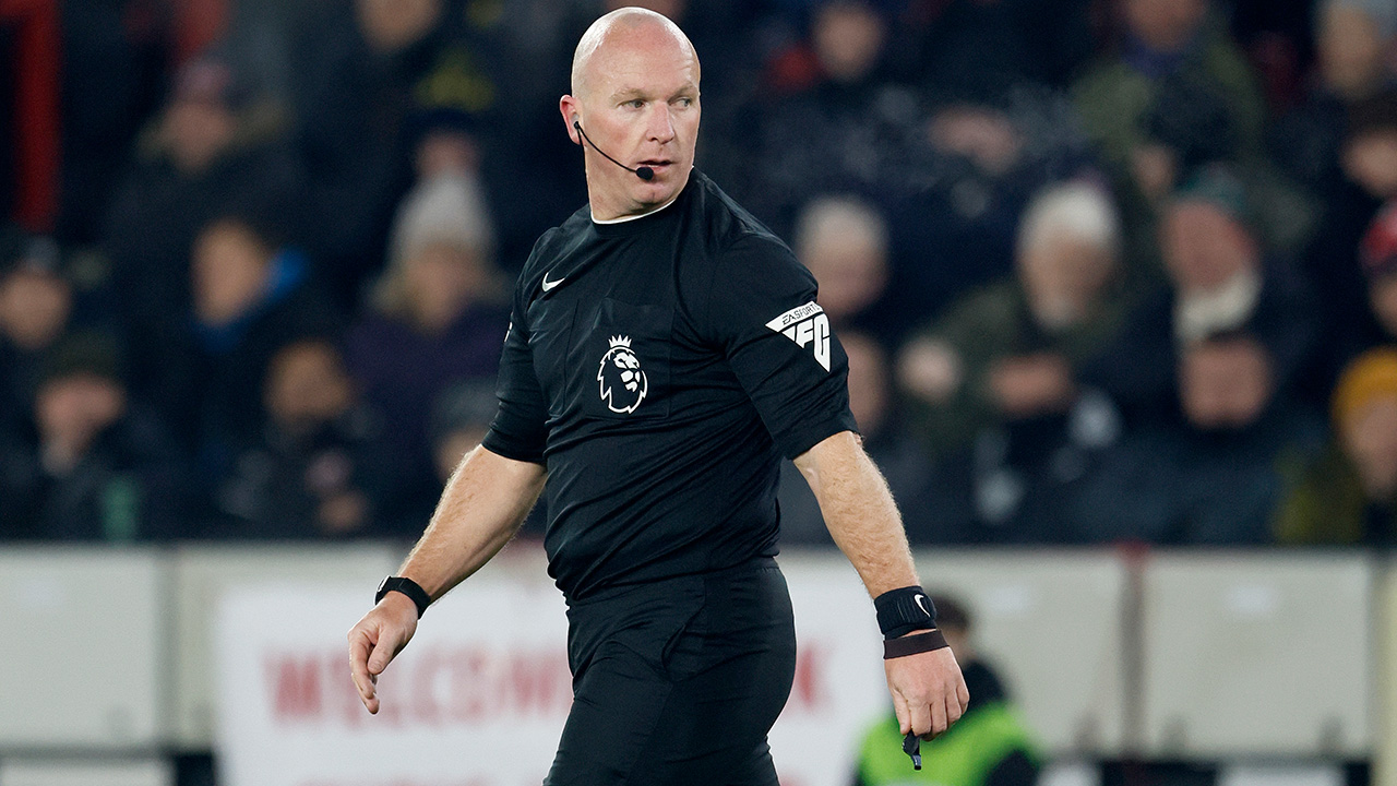Simon Hooper referee