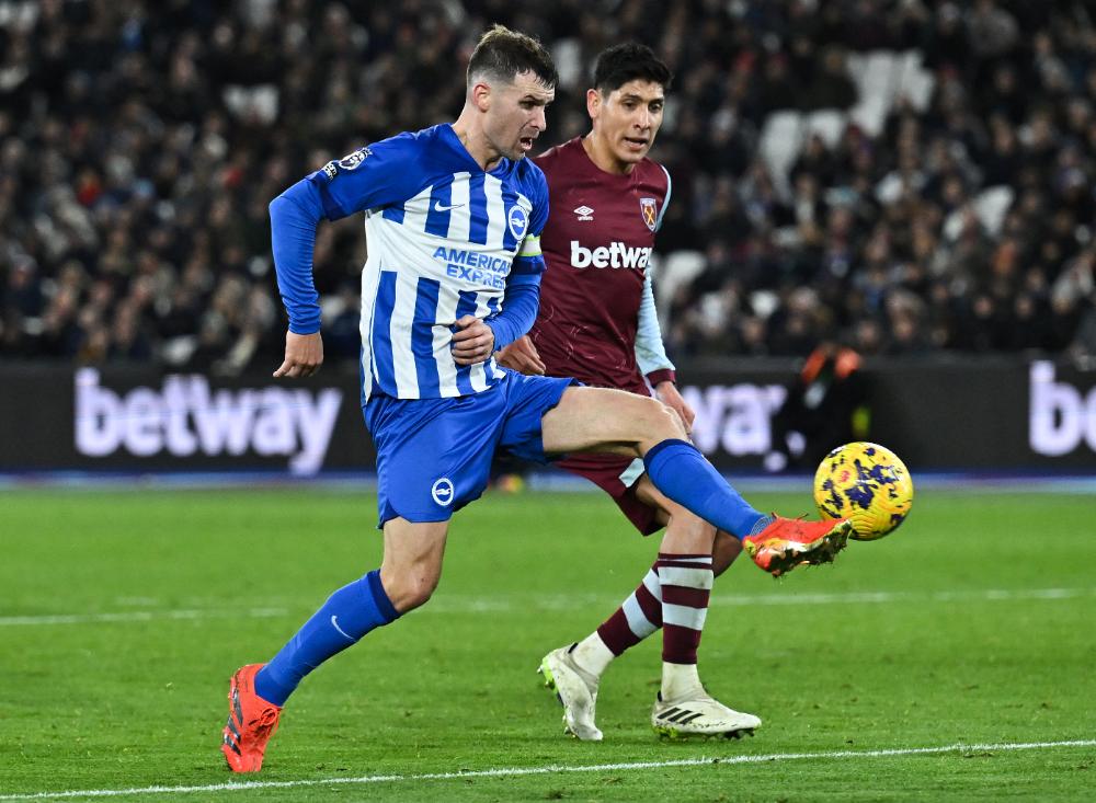 Edson Álvarez in action against Brighton