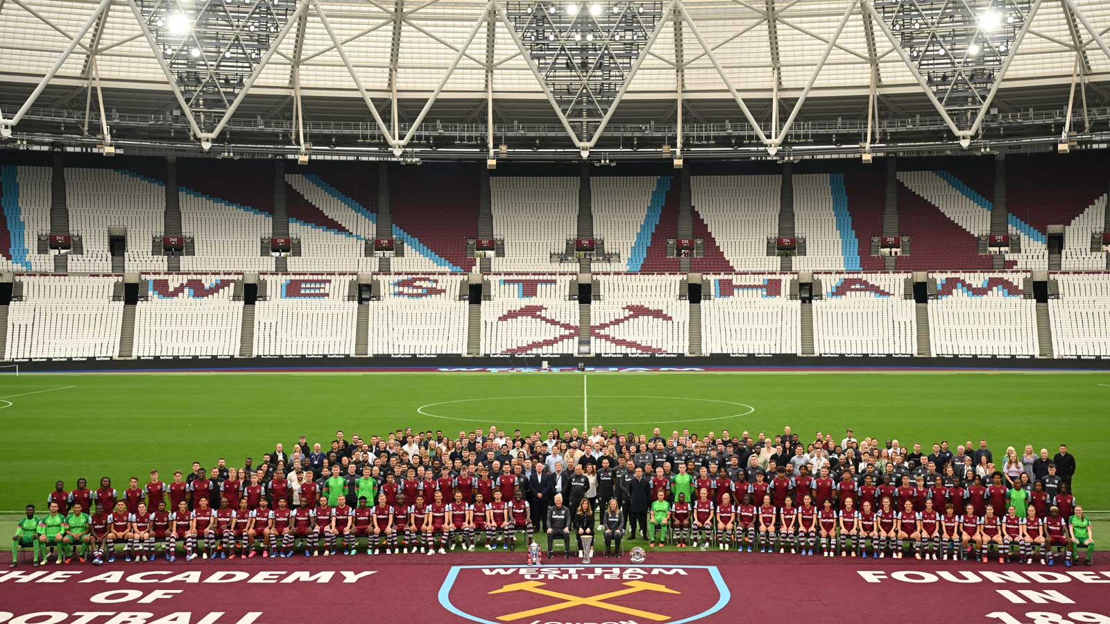 Full staff photo at London Stadium