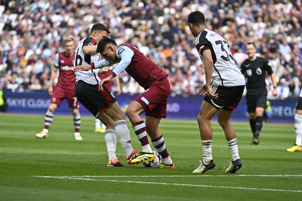 Edson Álvarez in action against Fulham