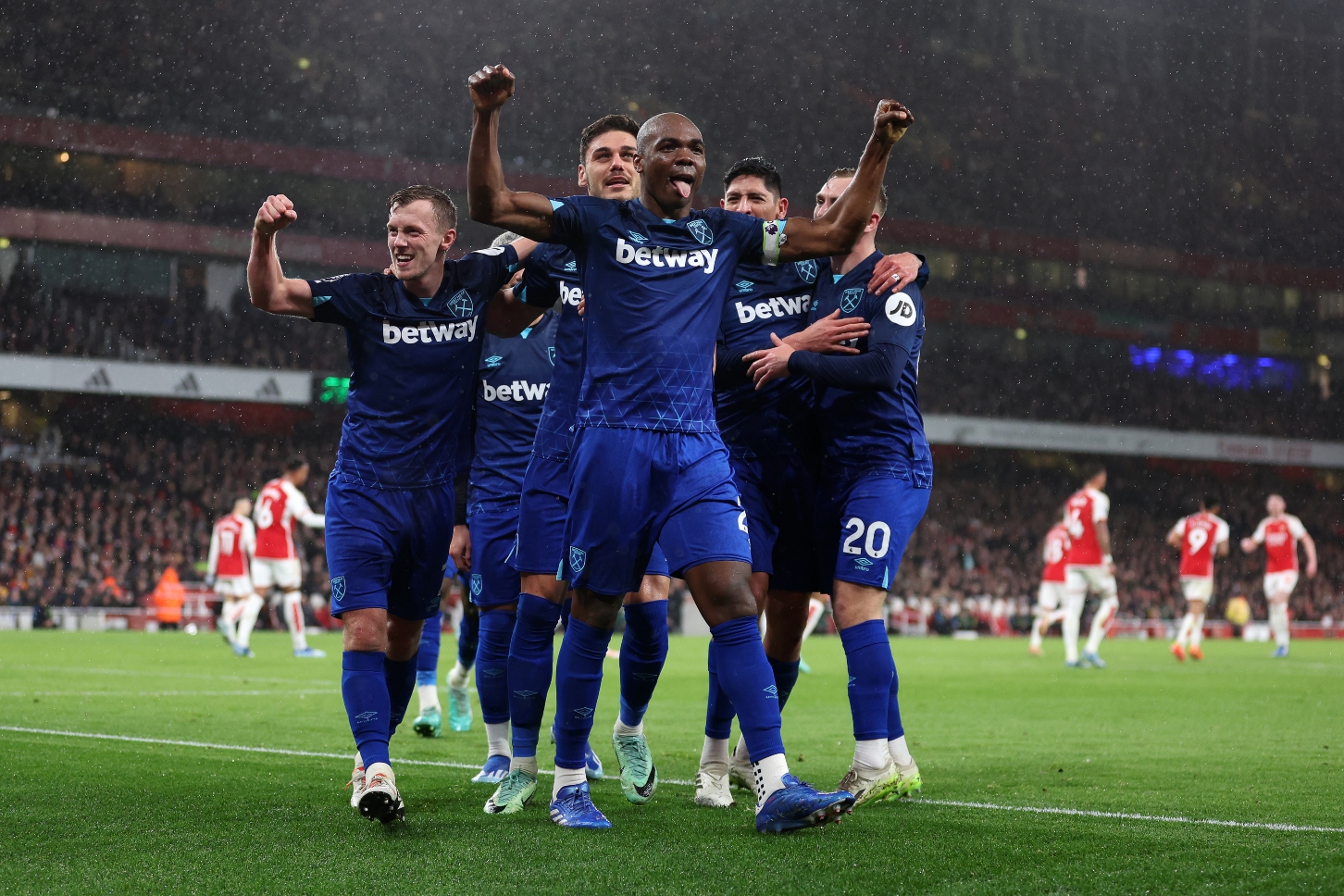 Ogbonna celebrates - Arsenal away 