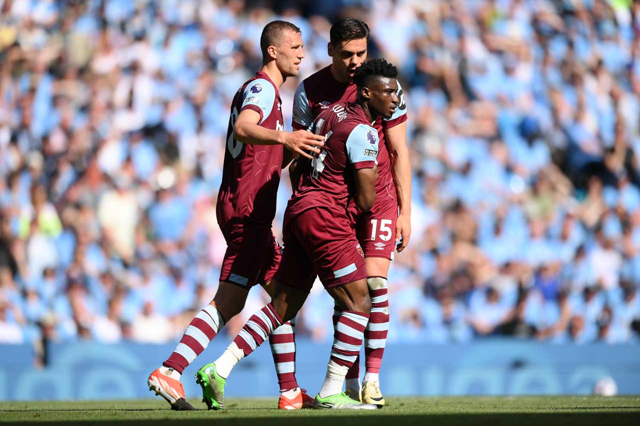 Mohammed Kudus in action at Manchester City