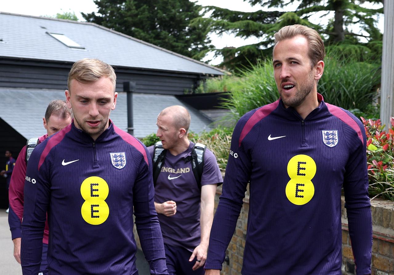 Jarrod Bowen and Harry Kane