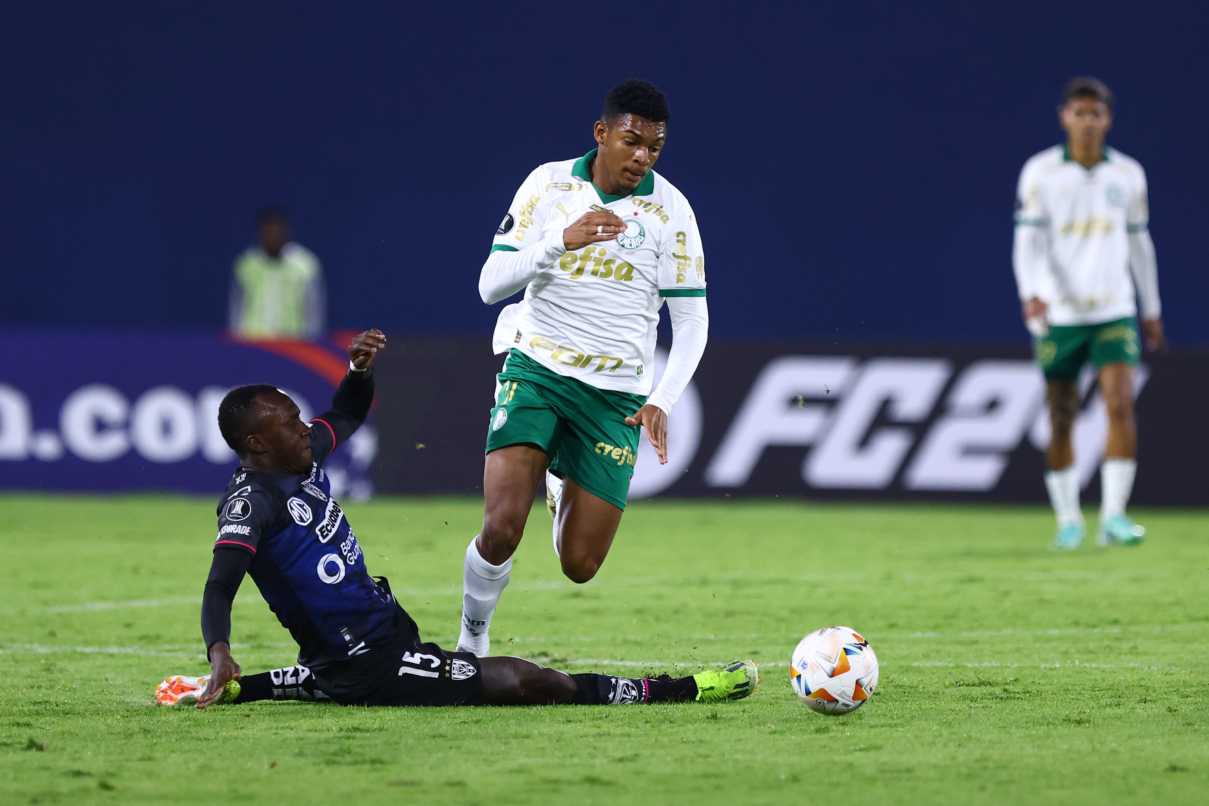 Luis Guilherme in action for Palmeiras