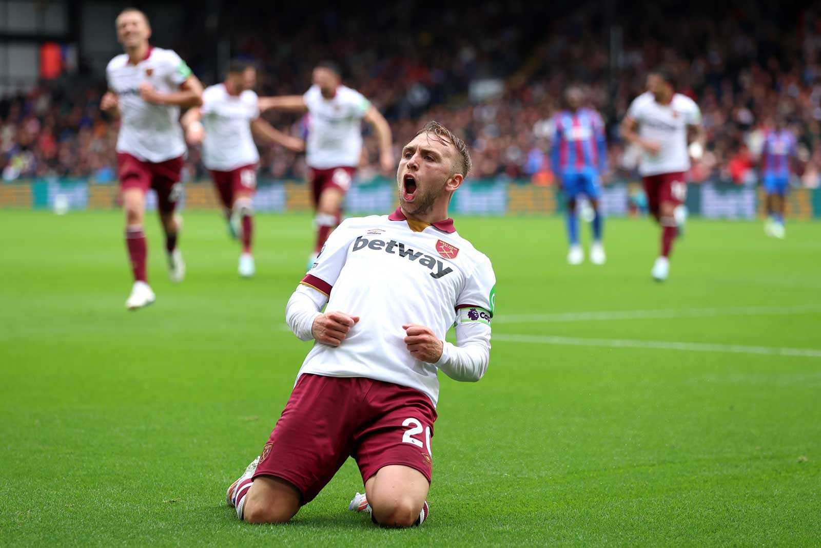 Jarrod Bowen celebrates his goal at Crystal Palace