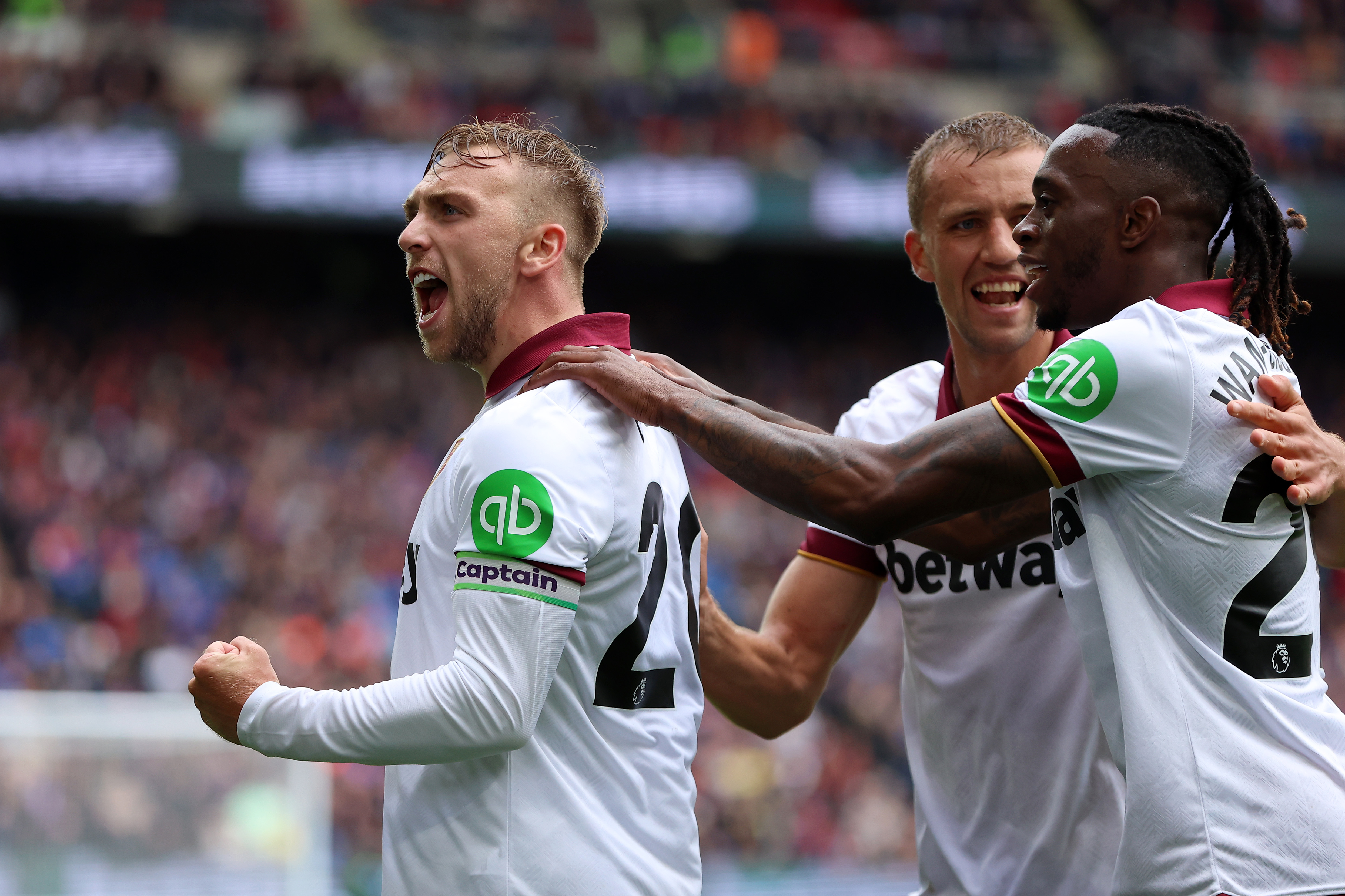 Bowen celebrates at Crystal Palace