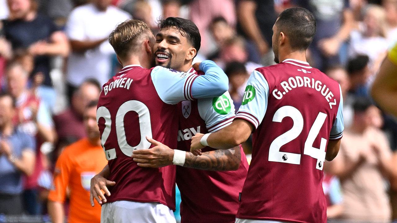 Bowen and Paqueta celebrate v Celta Vigo