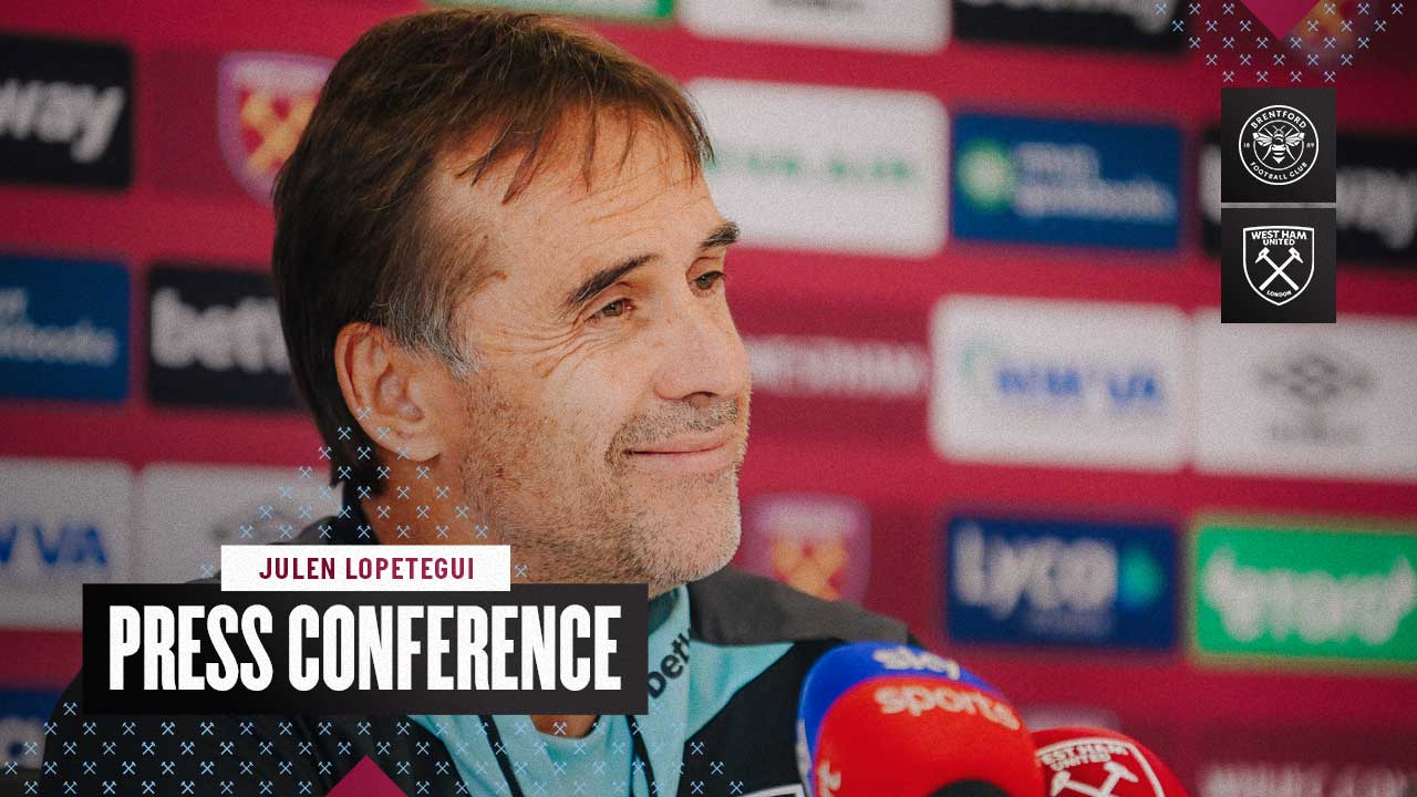 Julen Lopetegui at a press conference