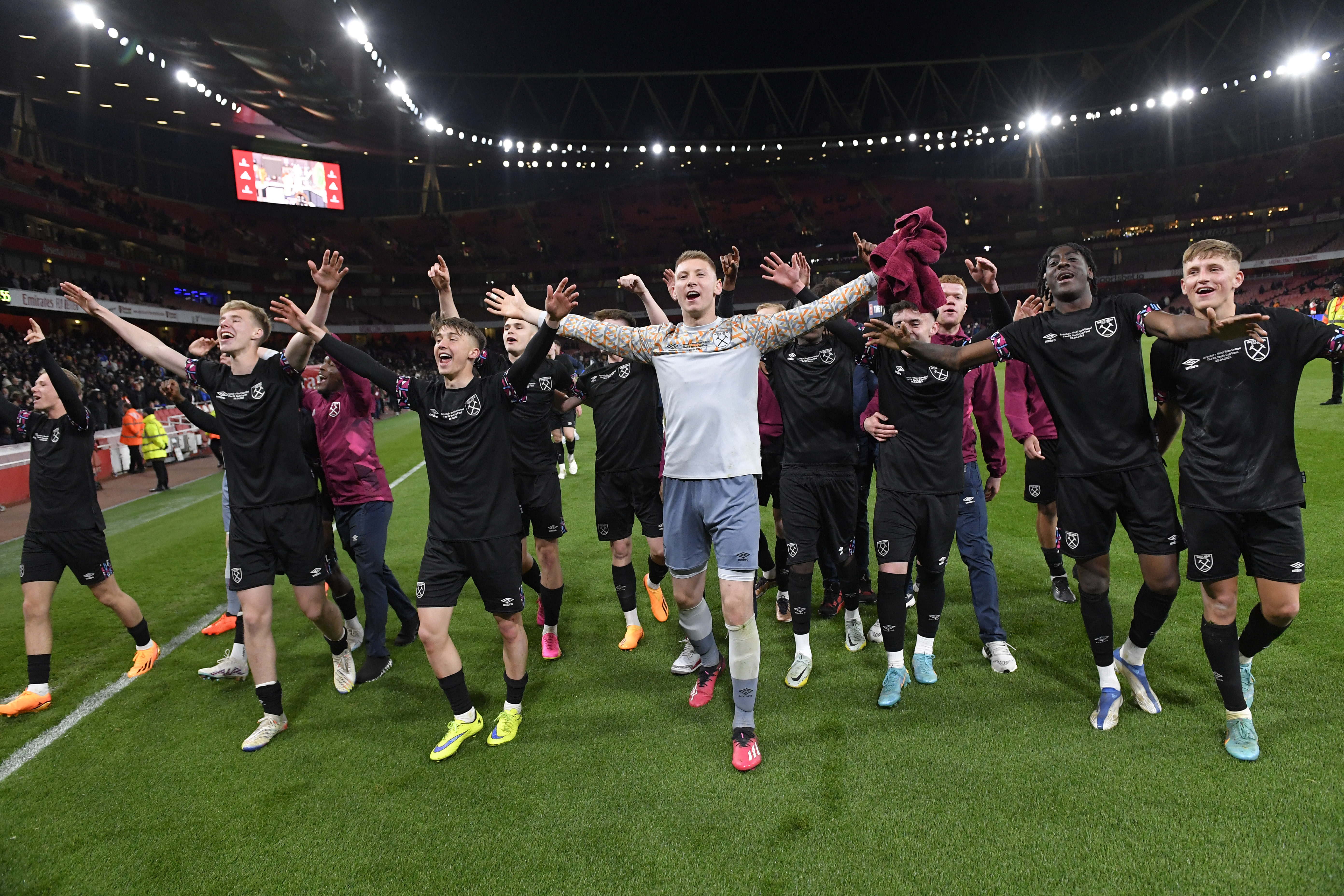 Mason Terry and FA Youth Cup winning teammates