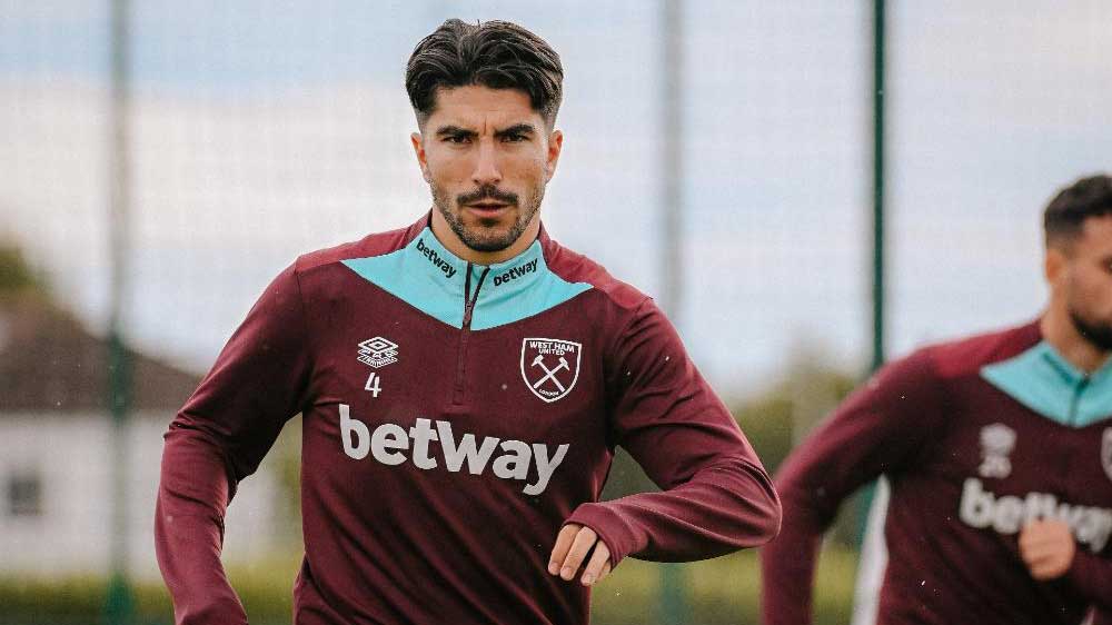 Carlos Soler trains at Rush Green