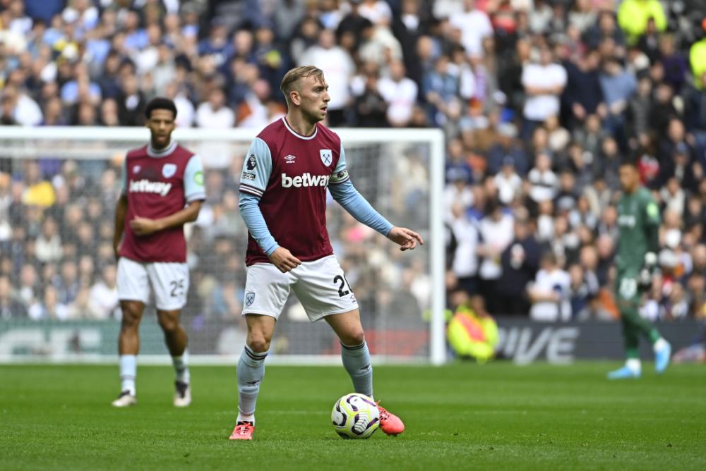 Jarrod Bowen on the ball against Tottenham