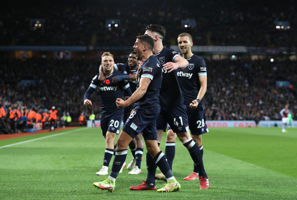 Pablo Fornals celebrates at Villa Park in October 2021