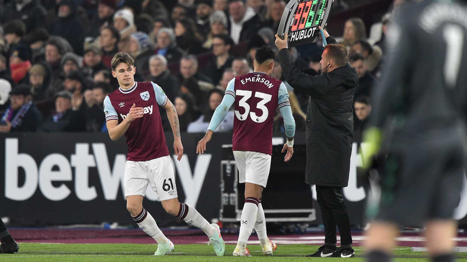 Lewis Orford replaces Emerson from the bench to make his West Ham United debut