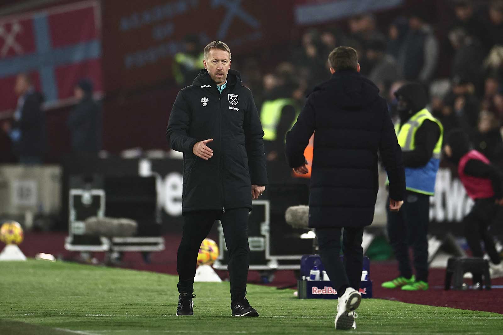 Graham Potter shakes hands with Crystal Palace manager Oliver Glasner