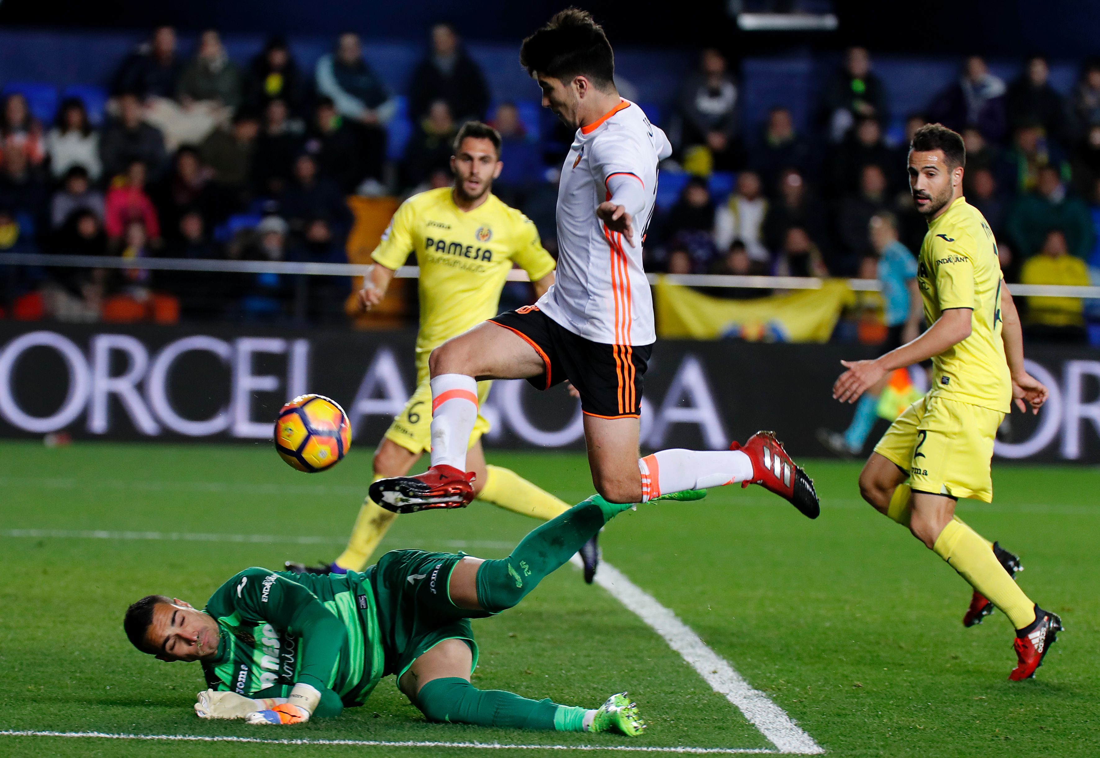 Carlos Soler scores his first goal for Valencia