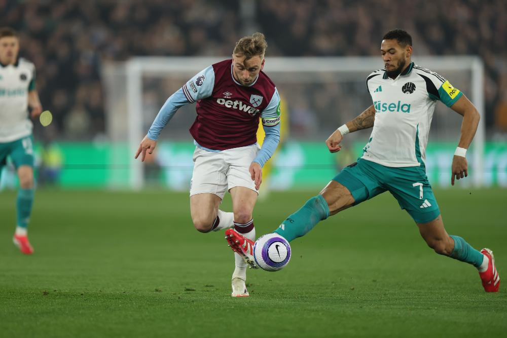 Jarrod Bowen in action against Newcastle