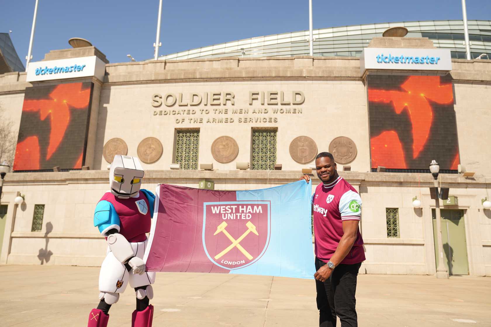 Marlon Harewood and Hammerhead at Soldier Field