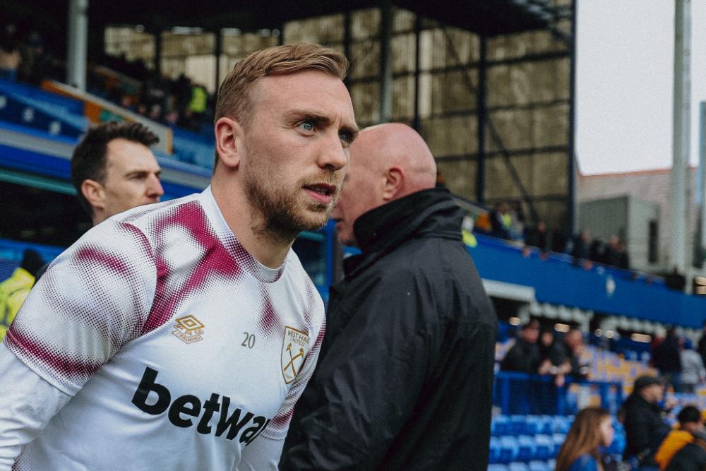 Jarrod Bowen heads out to warm-up against Everton