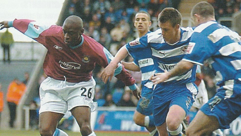 Shaun Newton in action against Reading in March 2005