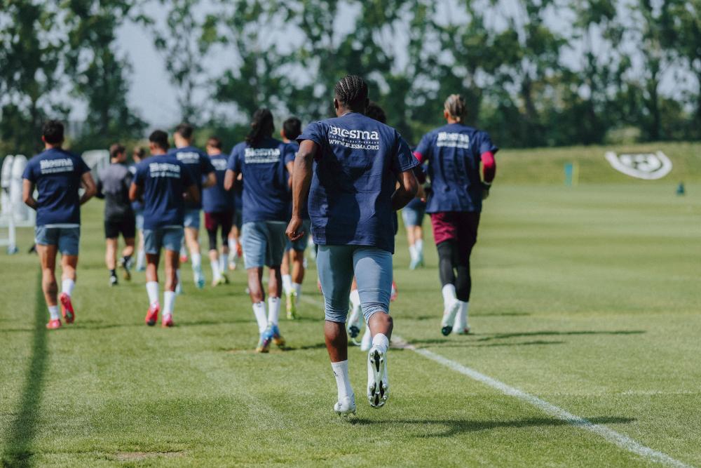 West Ham United players train in Blesma t-shirts
