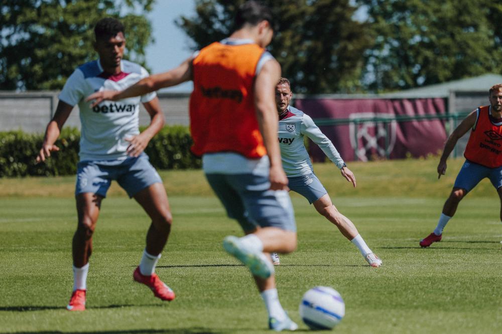 West Ham players training