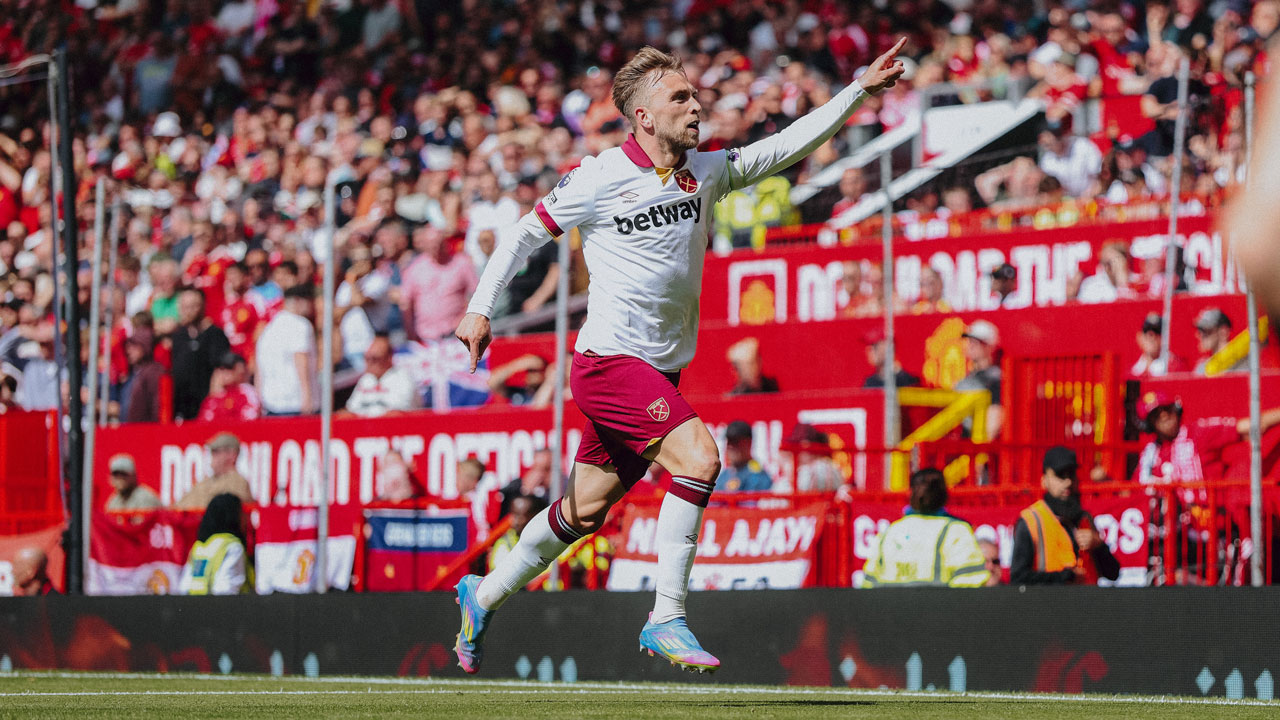 Jarrod Bowen celebrates scoring at Manchester United
