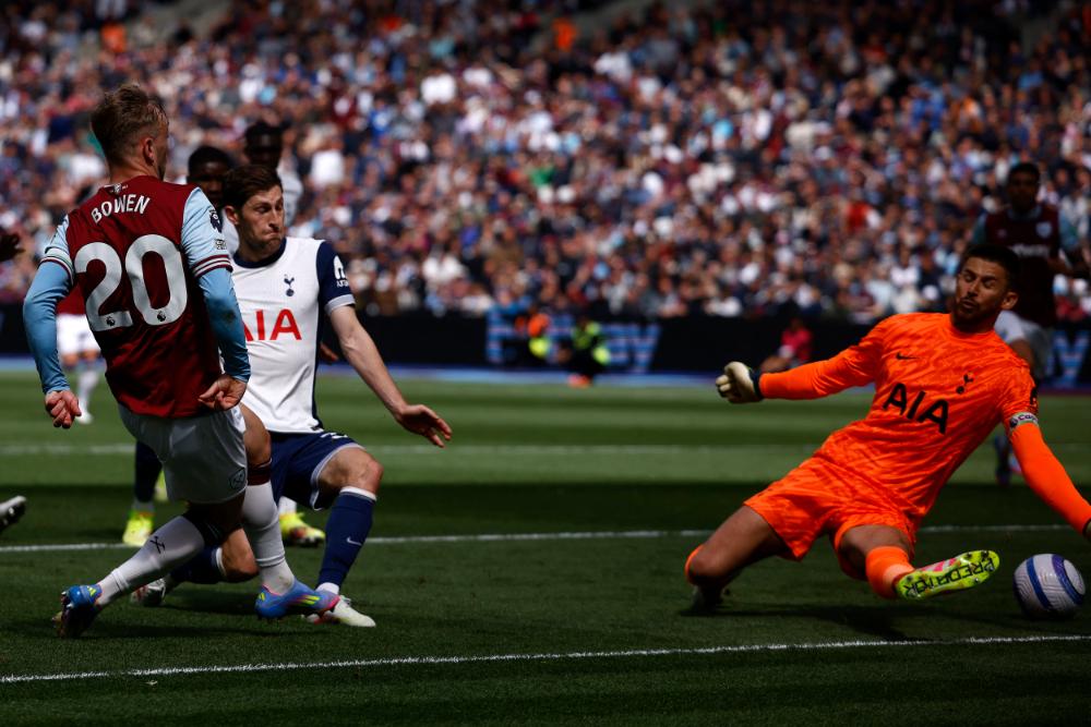 Jarrod Bowen scores against Tottenham