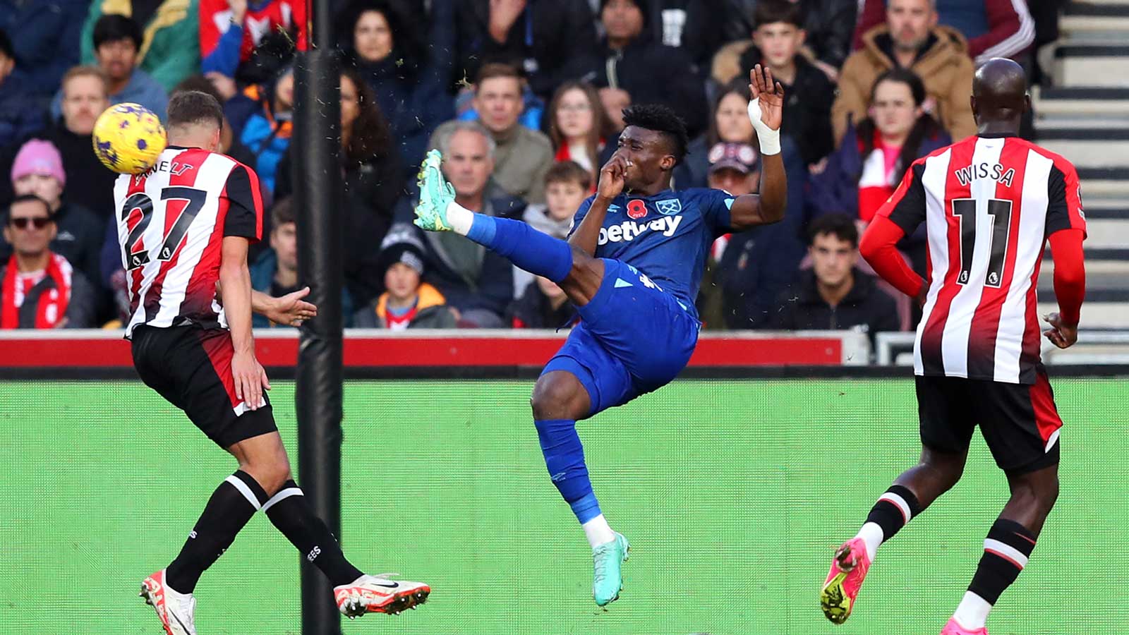 Mohammed Kudus scores against Brentford