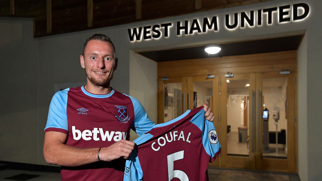 Coufal signs