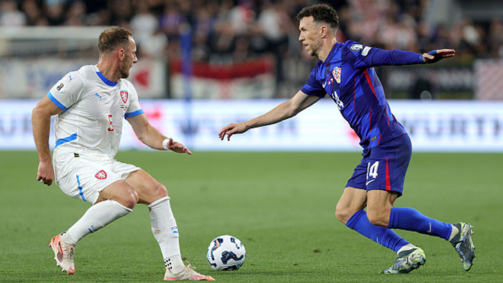 Vladimir Coufal in action against Croatia