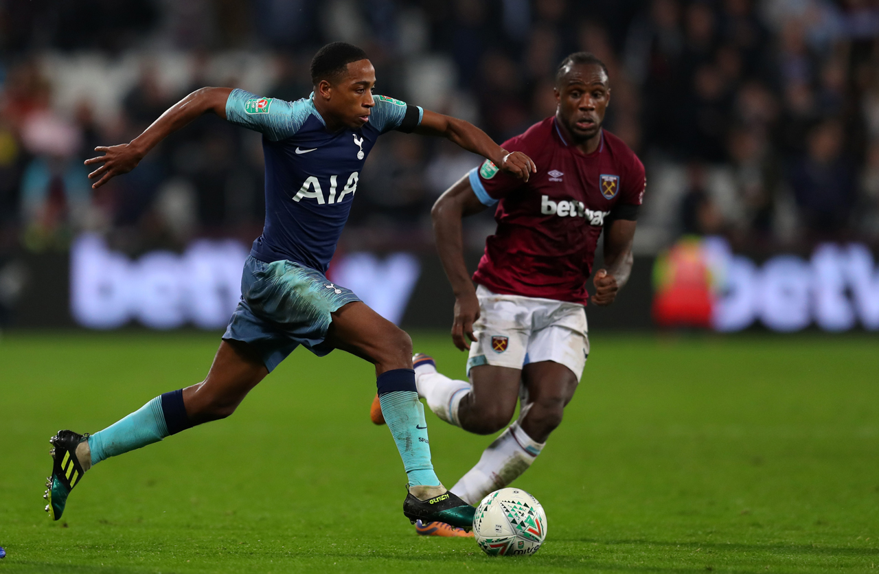 Kyle Walker-Peters takes on Michail Antonio