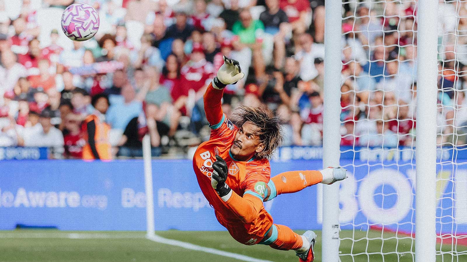 Alphonse Areola saves a penalty against Lille