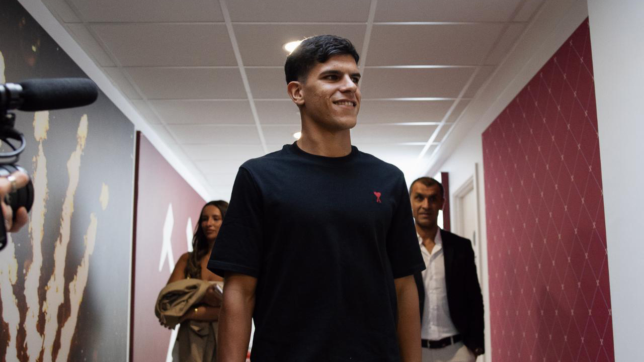 Mateus Fernandes arrives at Rush Green