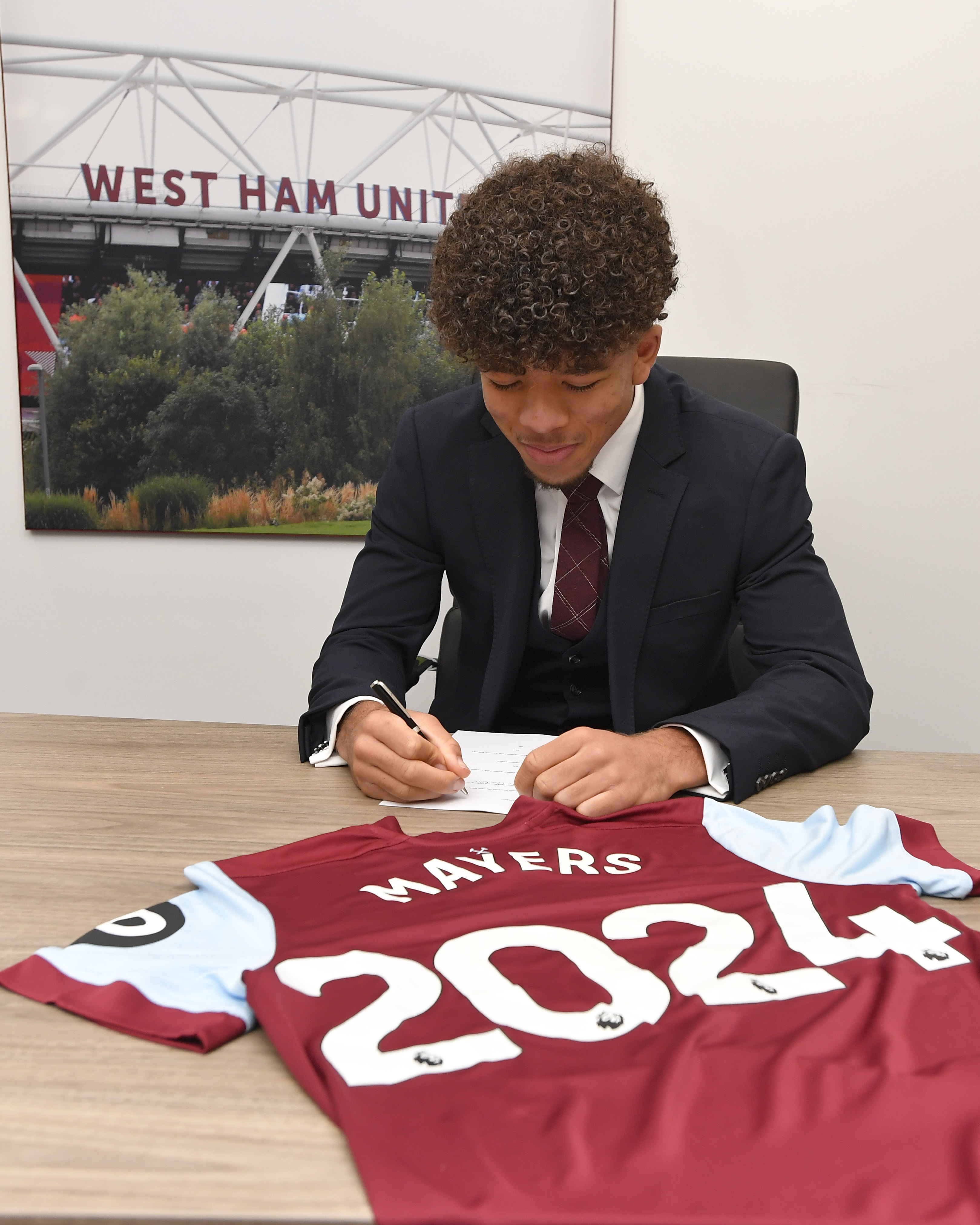 Ezra Mayers pro contract