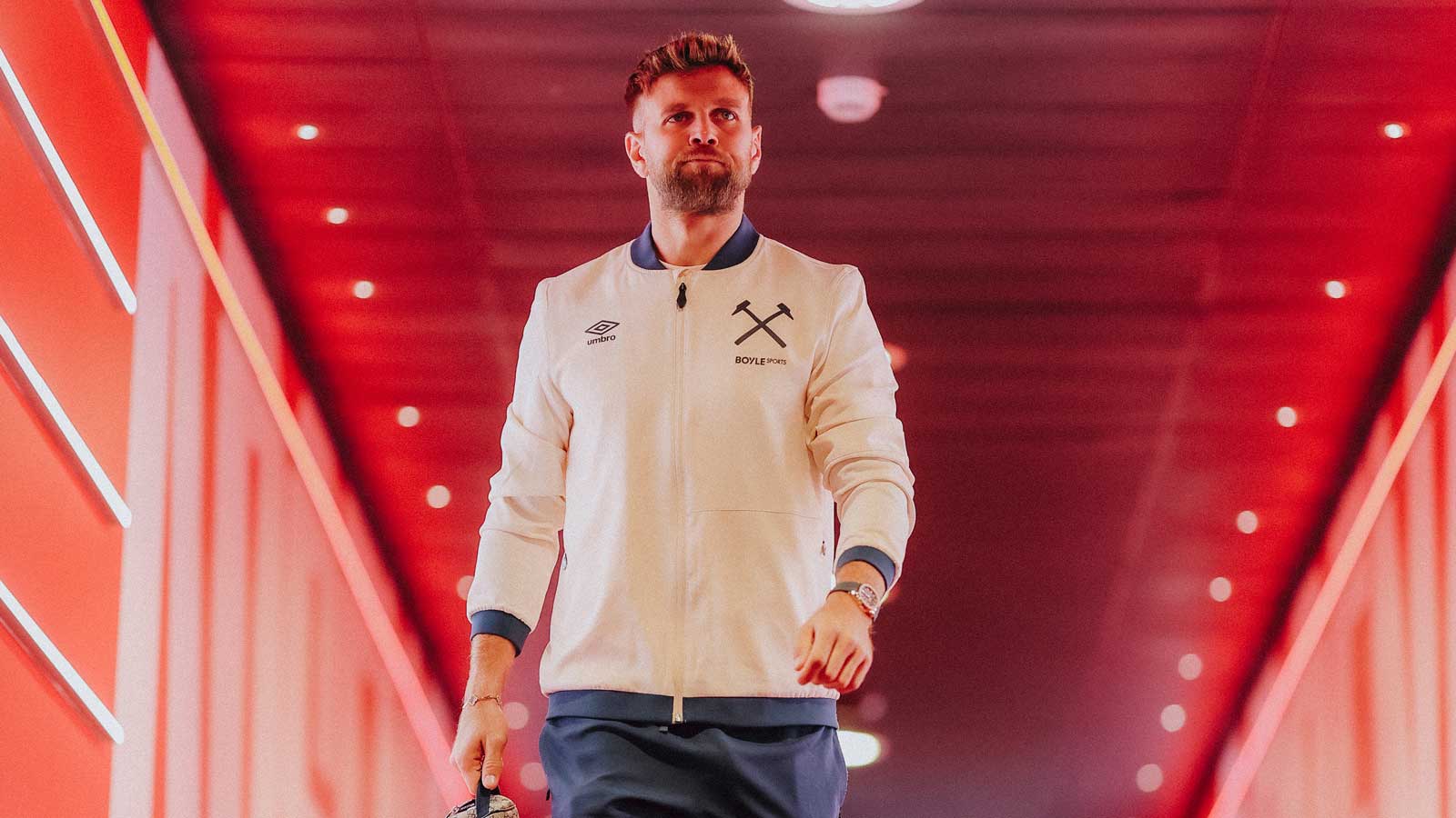 Niclas Füllkrug arrives at Emirates Stadium