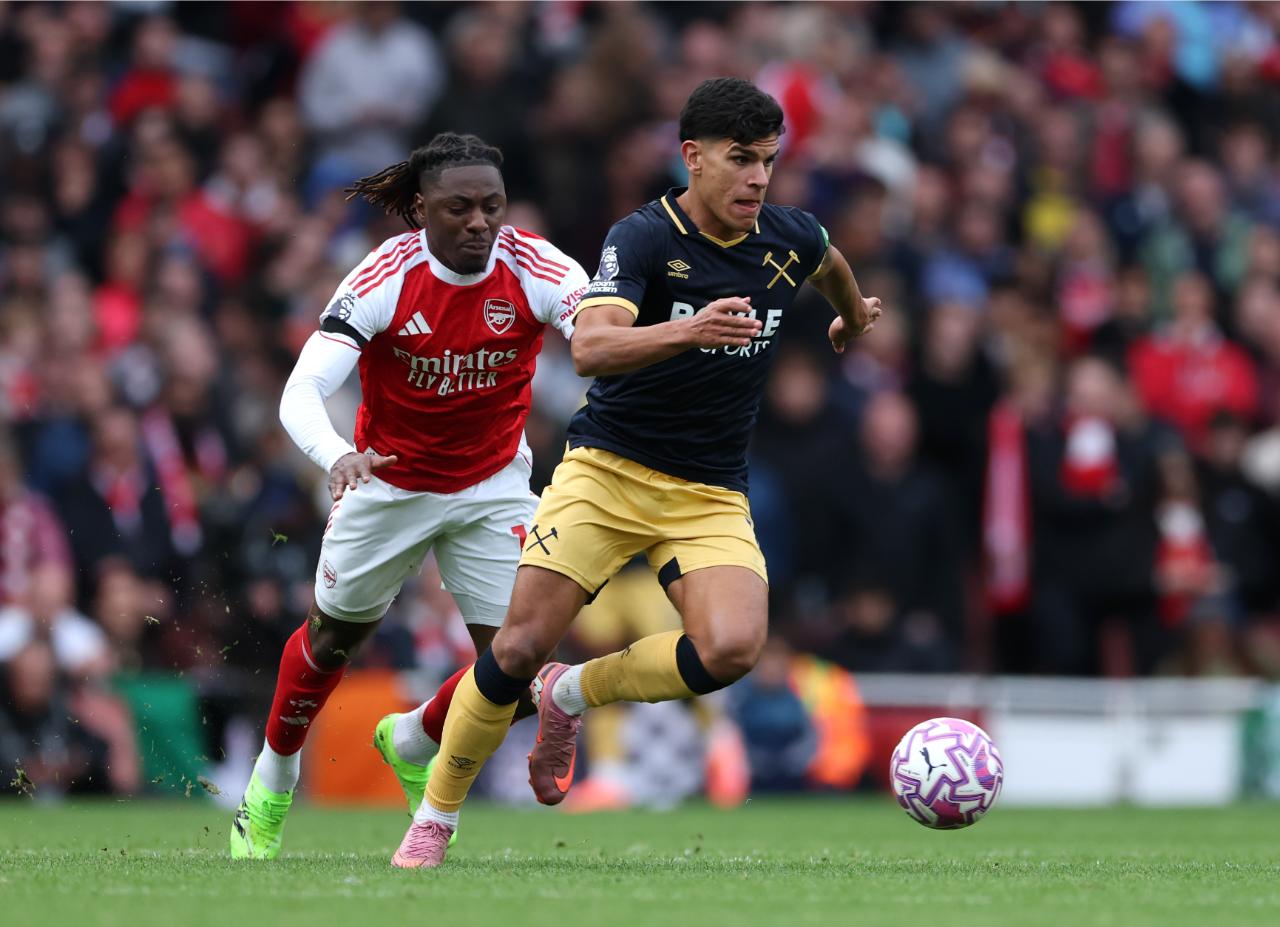 Mateus Fernandes in action at Arsenal