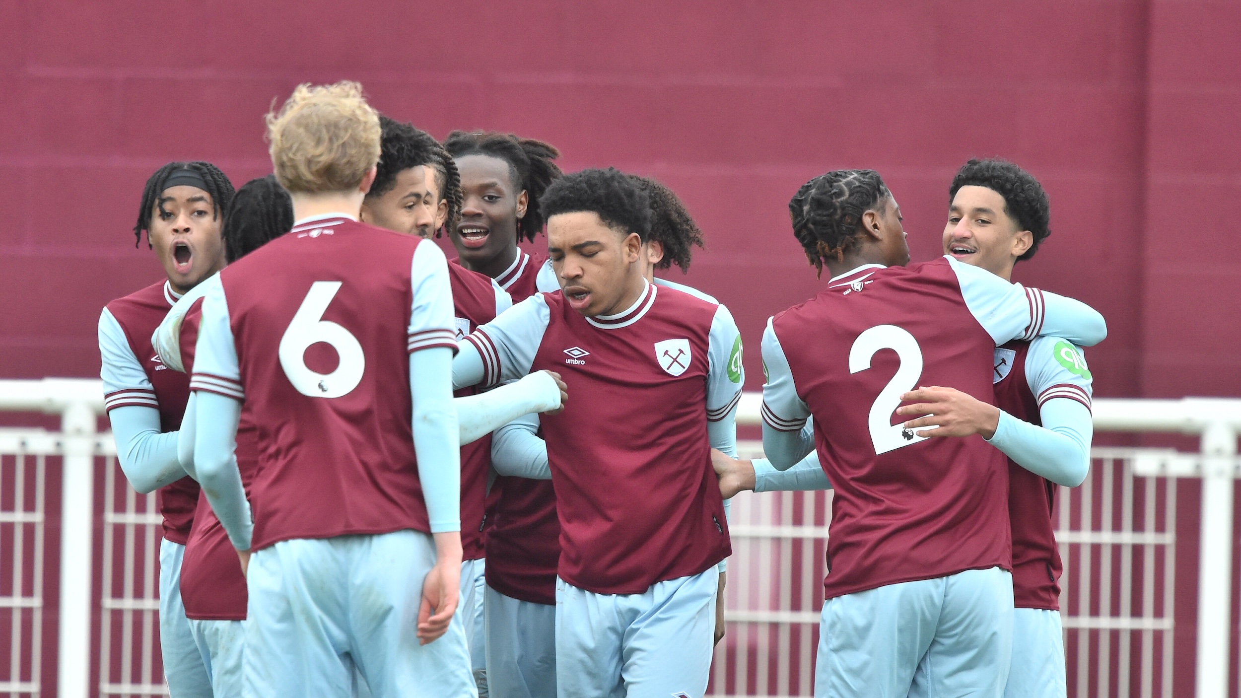 Gabriel Caliste scoring against Manchester United U18s