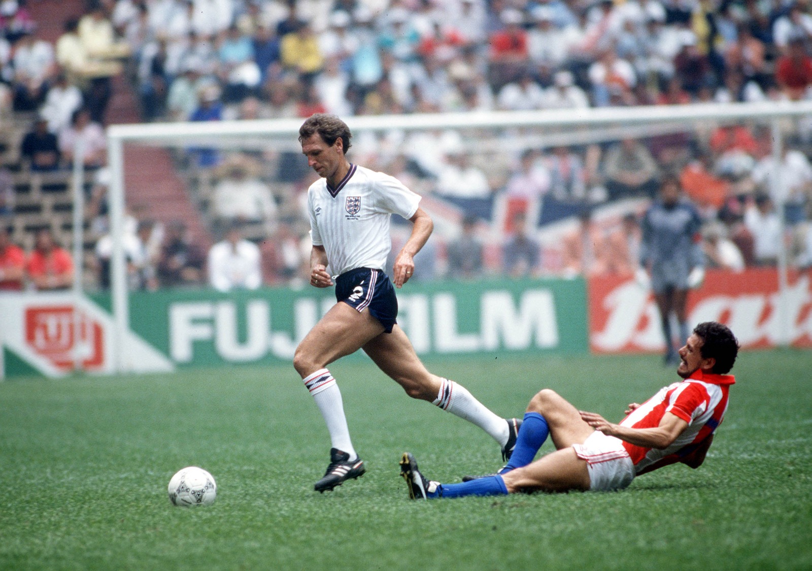 Alvin played in England's round of 16 victory over Paraguay at Mexico '86