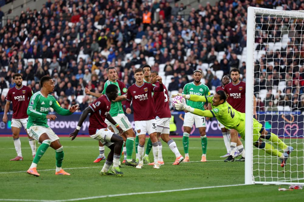 Alphonse Areola makes a save against Newcastle