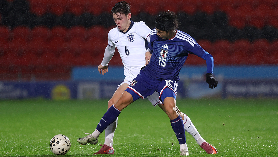 Lewis Orford in action for England U20s against Japan