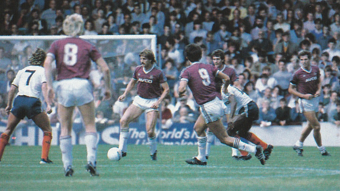 Orr made 41 league and cup appearances in 1985/86.