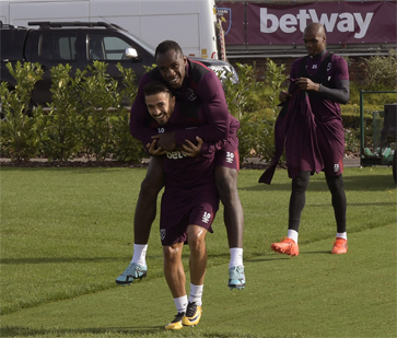 Manuel Lanzini and Michail Antonio