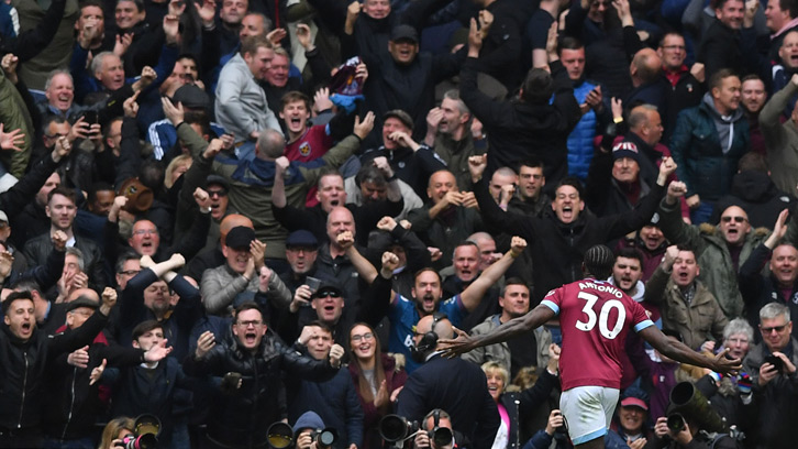 Michail Antonio scores against Spurs in 2019