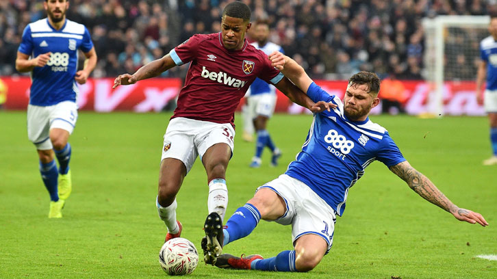 Xande Silva takes on the Birmingham City defence