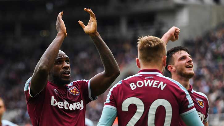 Michail Antonio celebrates