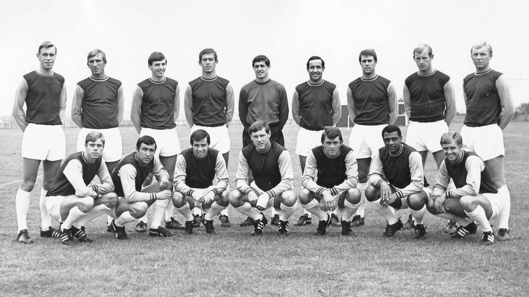 The West Ham United squad line up for a photo ahead of the 1967/68 season